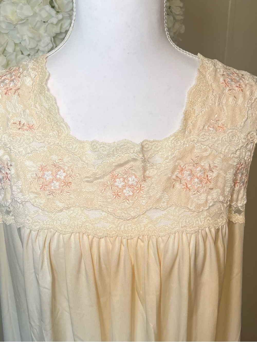 Vintage Nylon Cream Long Lace Yoke Nightgown - Feminine Long Slip - Picture 3 of 9